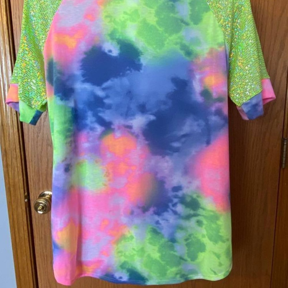 Tie Dye Shimmer Top w/ Sequins - Picture 4 of 6